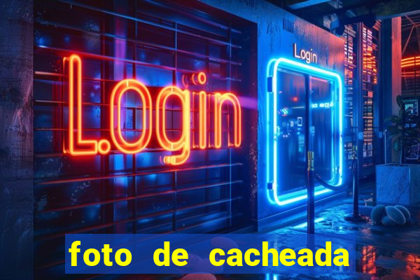foto de cacheada no espelho